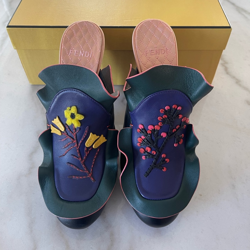 Fendi Embroidered Ruffles Mule Floral Waived Leather Clogs Shoe Heels 39
